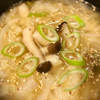 簡単副菜♫新玉ねぎと長ねぎのとろとろ中華風スープ